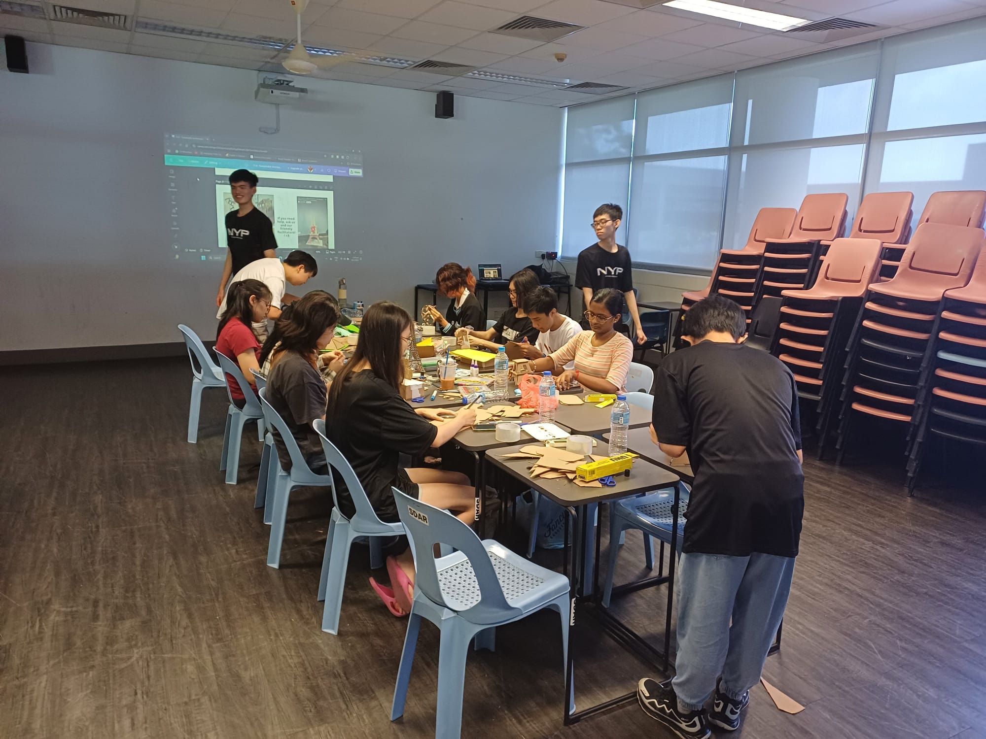 L Hexagone French Club