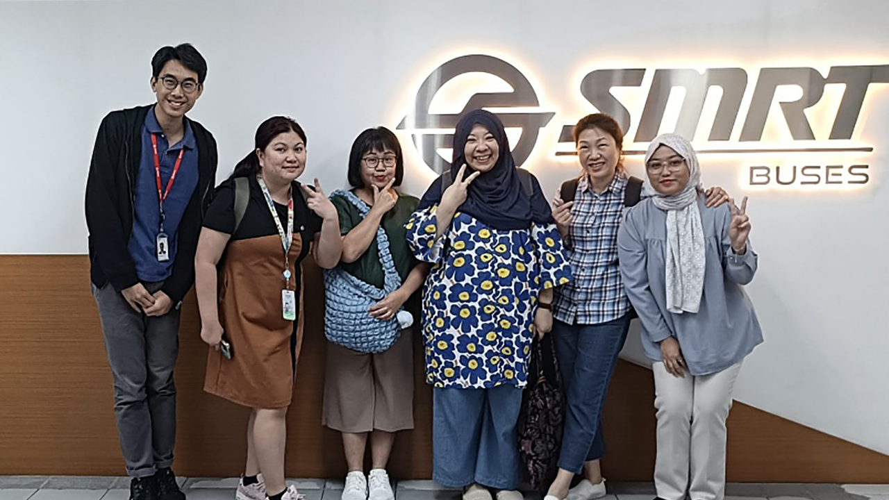 NUR QISTINA acquired both industry work experience and life skills at SMRT. (Far Right)