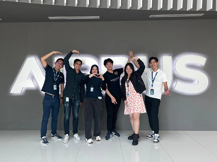 Jun Heng with his colleagues from Airbus Training Centre.