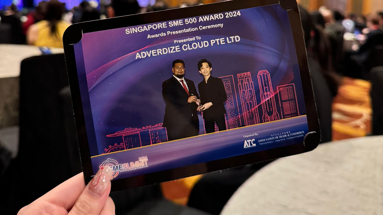 Jetson receiving the SME500 Award from the Association of Trade and Commerce (ATC) Singapore